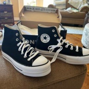 NIB Womens Converse Chuck Taylor All Star Lift Platform Canvas